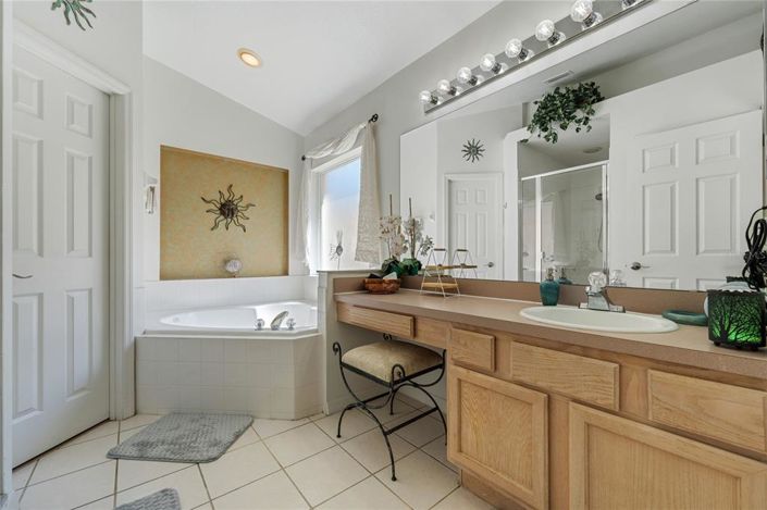 Image No.12-4 Bed Property for sale