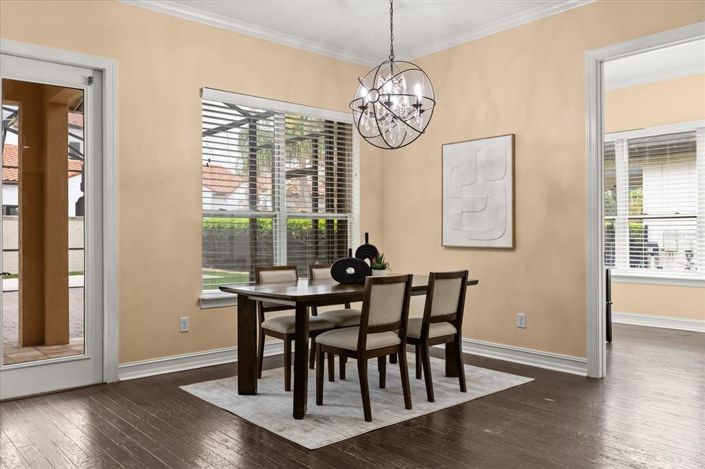 Image No.20-5 Bed Property for sale