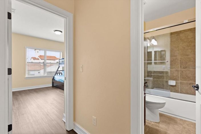 Image No.48-5 Bed Property for sale