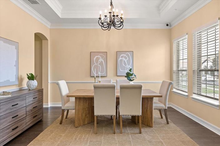 Image No.8-5 Bed Property for sale