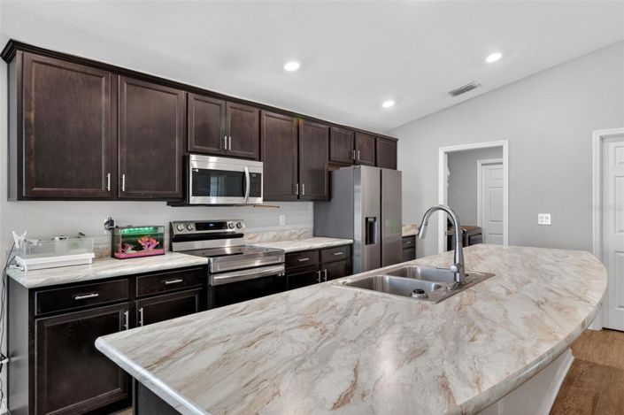 Image No.17-4 Bed Property for sale