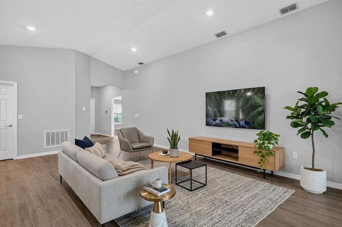 Image No.2-4 Bed Property for sale