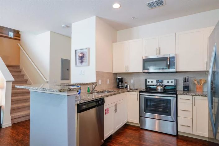 Image No.4-4 Bed Townhouse for sale