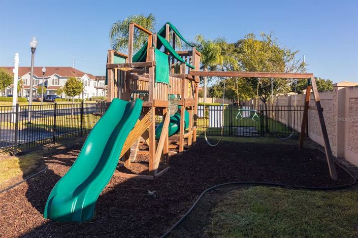 Image No.41-4 Bed Townhouse for sale