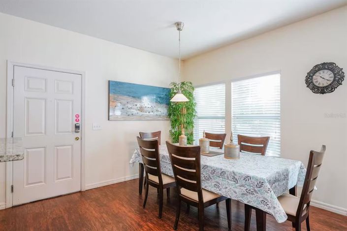 Image No.7-4 Bed Townhouse for sale