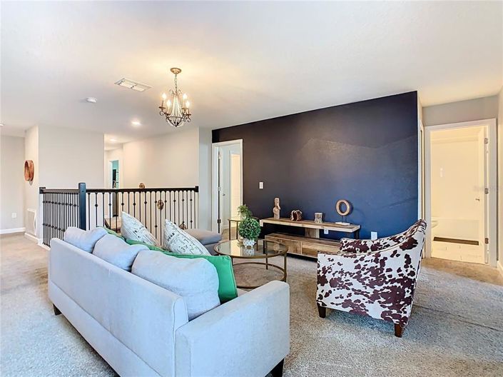 Image No.12-8 Bed Property for sale