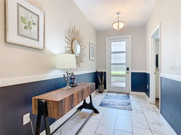 Image No.2-8 Bed Property for sale