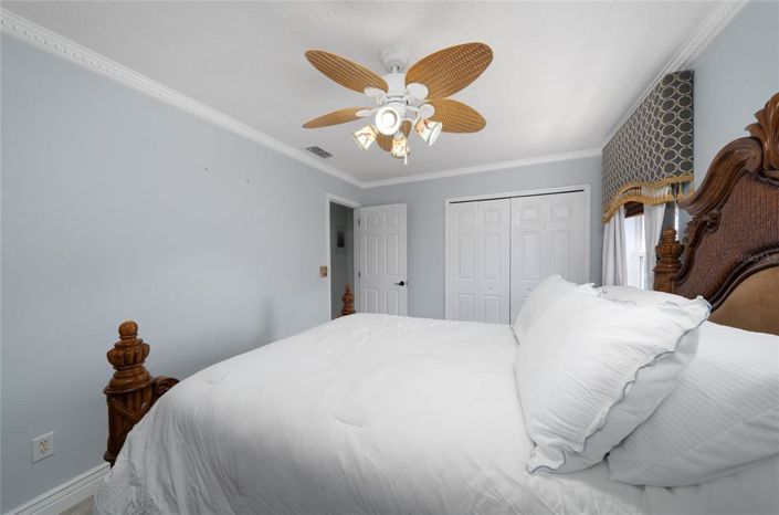 Image No.24-5 Bed Property for sale