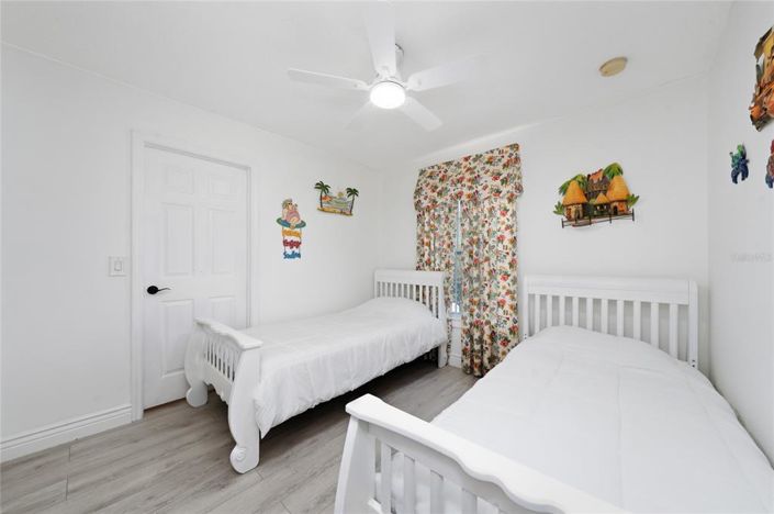 Image No.25-5 Bed Property for sale