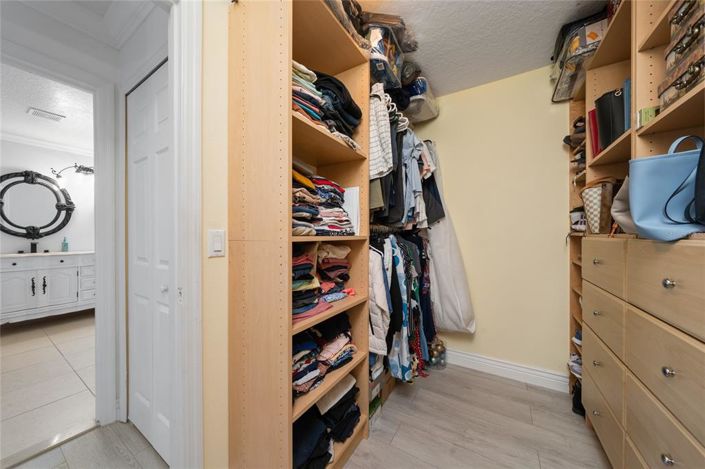 Image No.35-5 Bed Property for sale