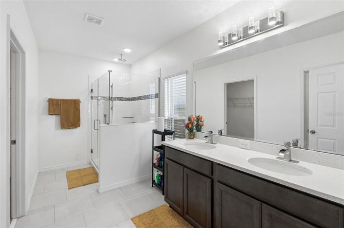 Image No.18-4 Bed Property for sale