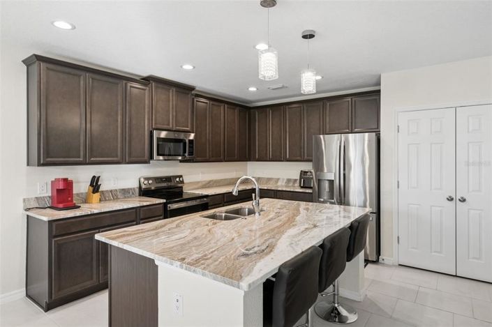 Image No.7-4 Bed Property for sale