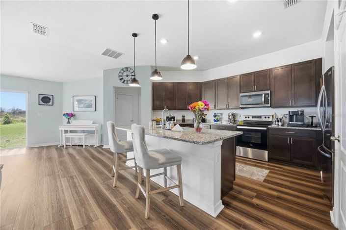 Image No.5-4 Bed Property for sale