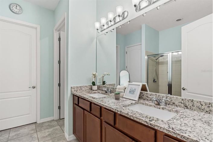 Image No.11-3 Bed Property for sale