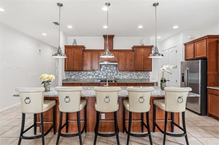 Image No.8-3 Bed Property for sale