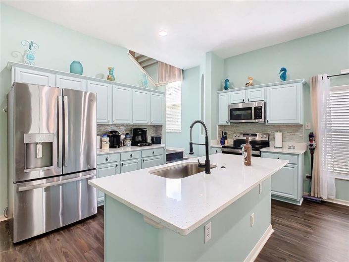 Image No.16-6 Bed Property for sale