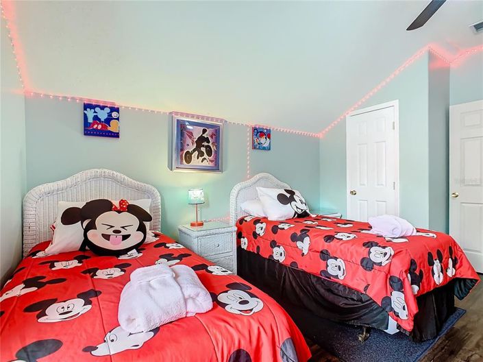 Image No.45-6 Bed Property for sale