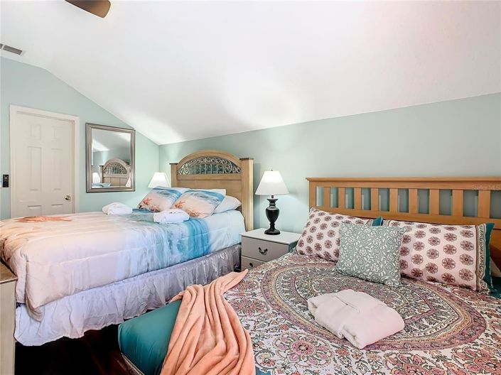 Image No.50-6 Bed Property for sale