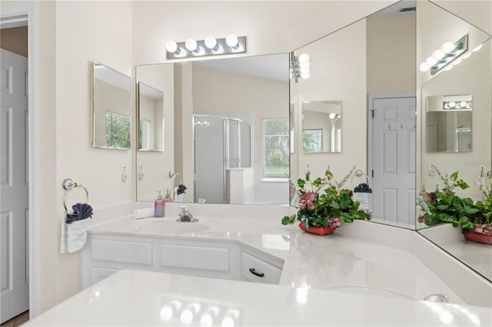 Image No.49-4 Bed Property for sale