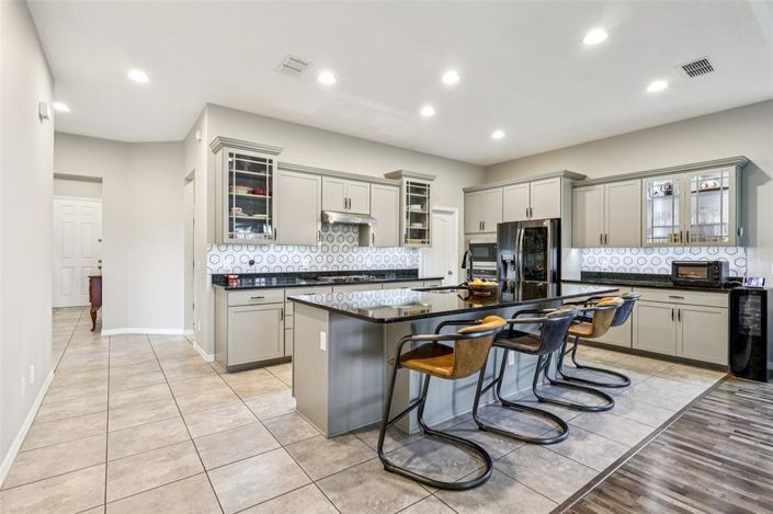 Image No.14-3 Bed Property for sale