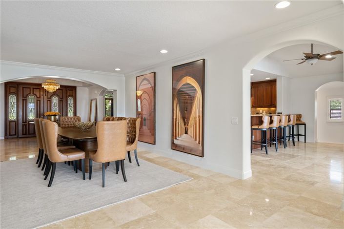 Image No.12-4 Bed Property for sale