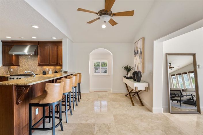 Image No.17-4 Bed Property for sale