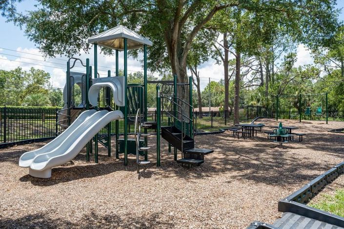 Image No.45-4 Bed Property for sale