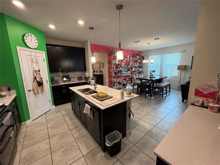 Image No.17-4 Bed Property for sale