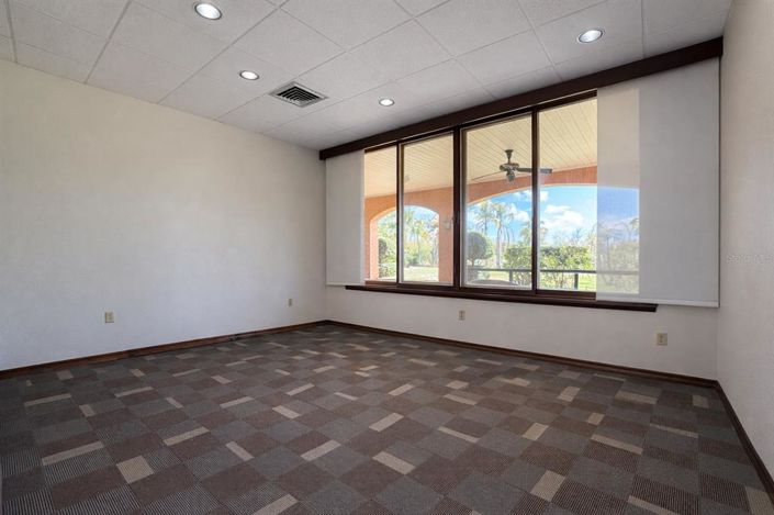 Image No.17-4 Bed Property for sale