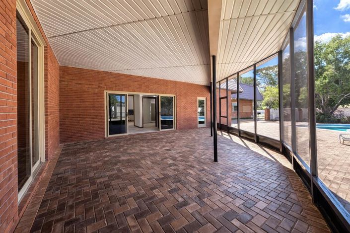 Image No.28-4 Bed Property for sale