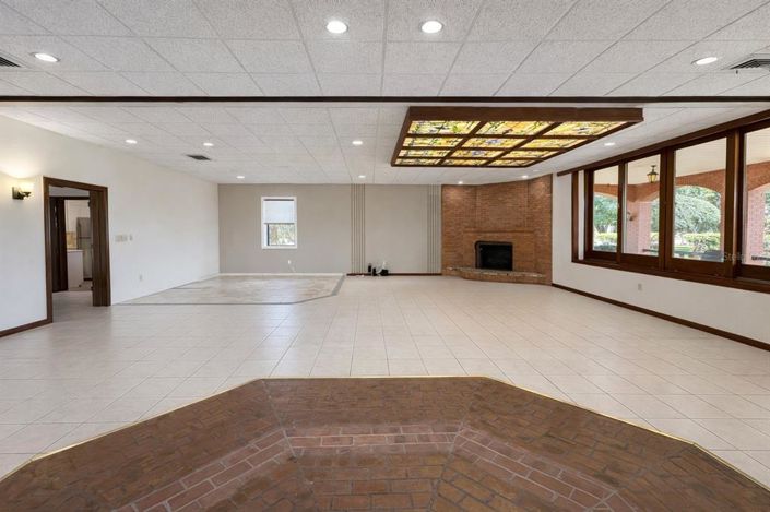 Image No.6-4 Bed Property for sale