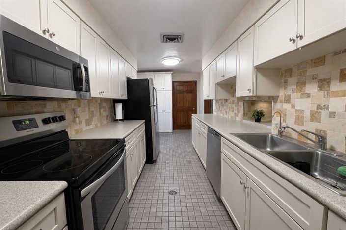 Image No.9-4 Bed Property for sale