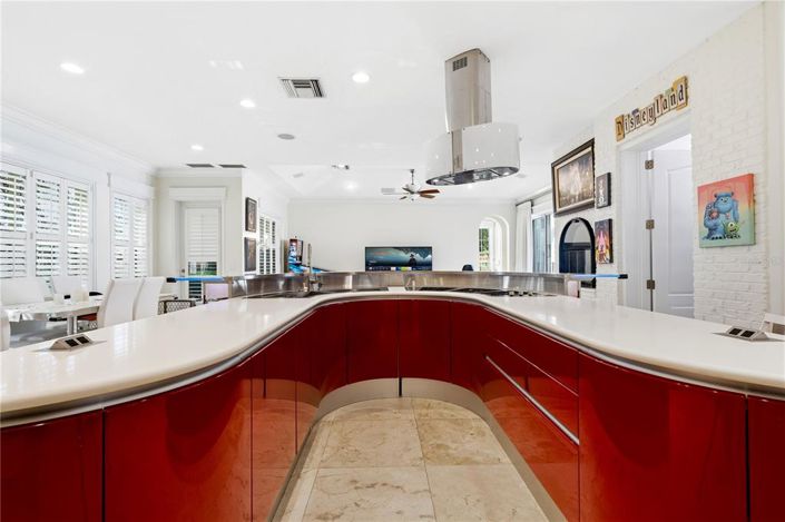 Image No.15-5 Bed Property for sale