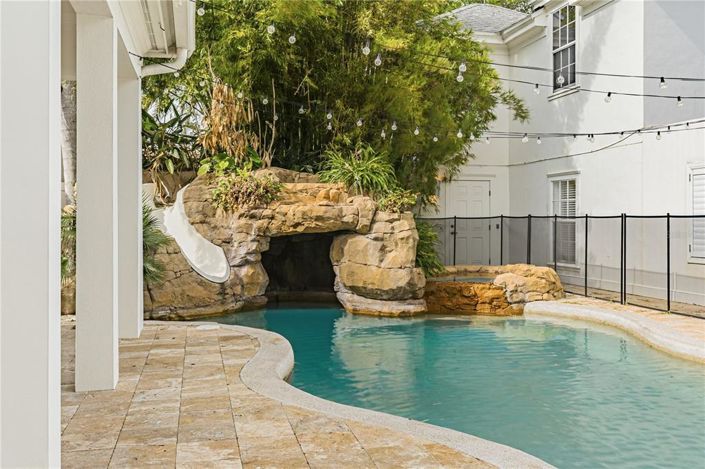 Image No.22-5 Bed Property for sale