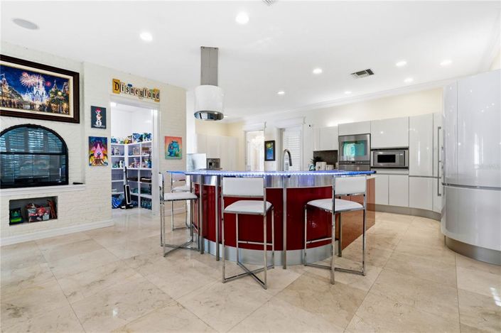 Image No.26-5 Bed Property for sale