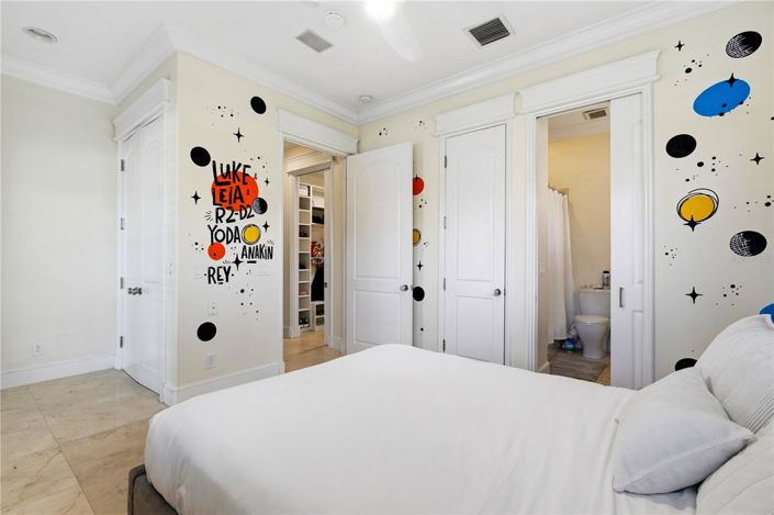 Image No.31-5 Bed Property for sale