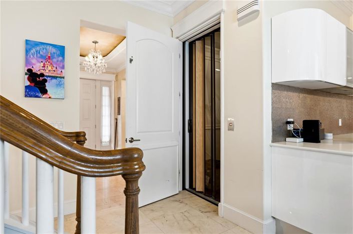 Image No.33-5 Bed Property for sale