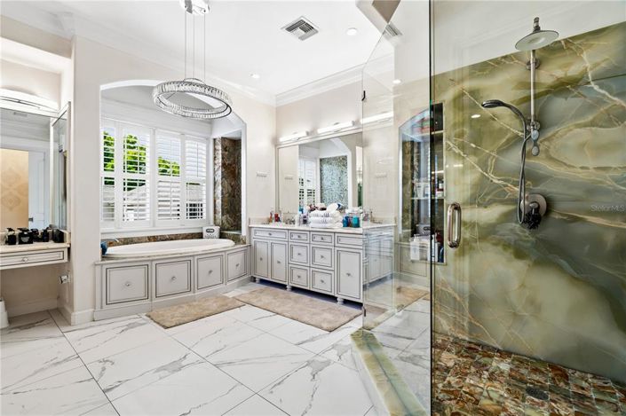 Image No.37-5 Bed Property for sale