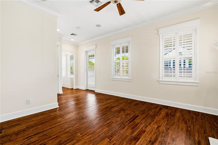 Image No.40-5 Bed Property for sale