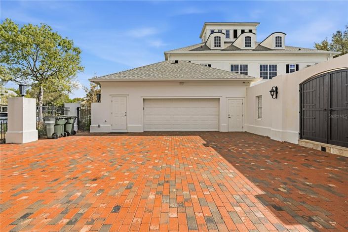 Image No.5-5 Bed Property for sale