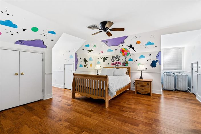 Image No.50-5 Bed Property for sale