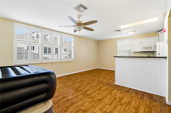 Image No.56-5 Bed Property for sale