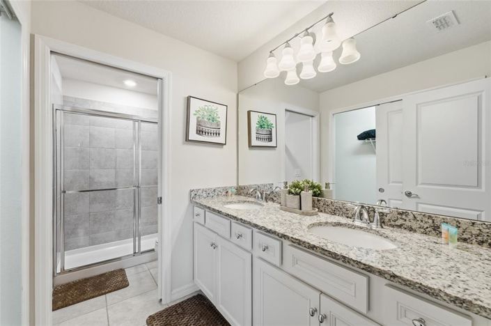 Image No.11-5 Bed Townhouse for sale