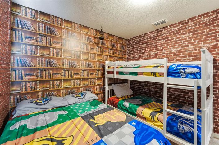 Image No.14-5 Bed Townhouse for sale