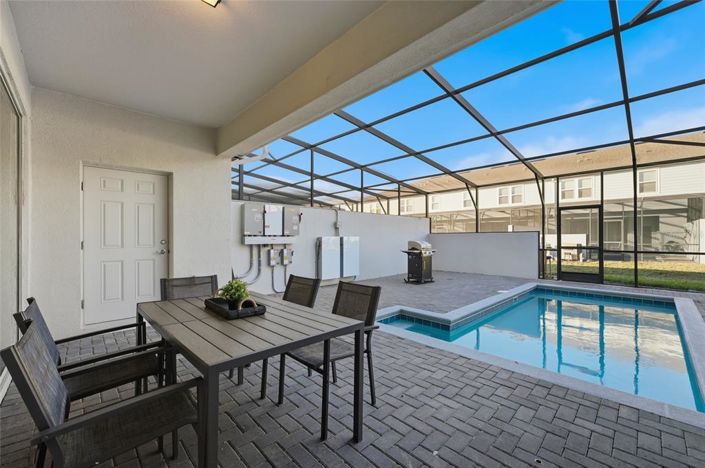 Image No.25-5 Bed Townhouse for sale