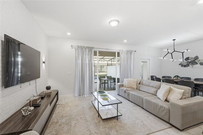 Image No.6-5 Bed Townhouse for sale