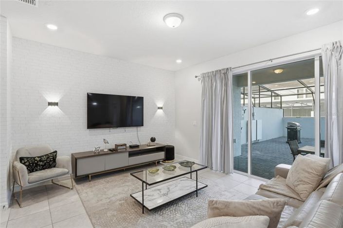 Image No.7-5 Bed Townhouse for sale