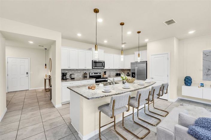 Image No.12-5 Bed Townhouse for sale