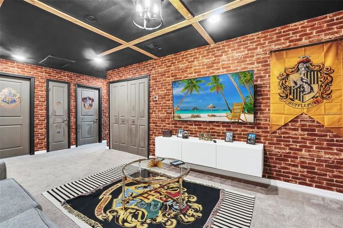 Image No.24-5 Bed Townhouse for sale