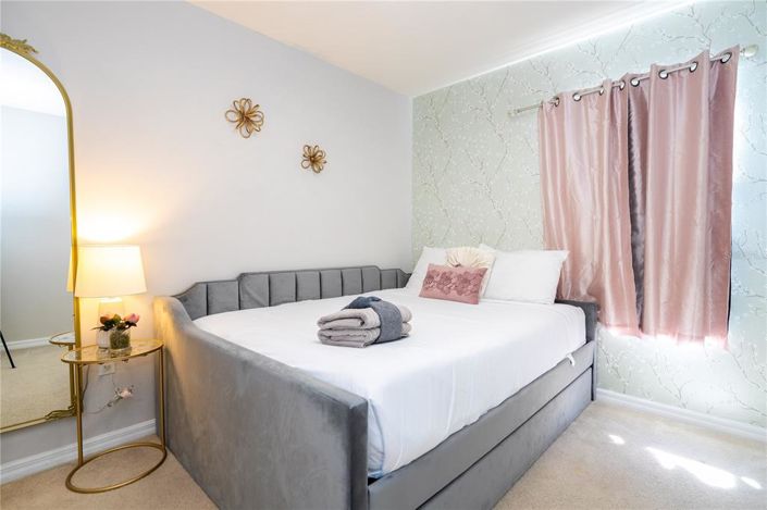 Image No.29-3 Bed Townhouse for sale